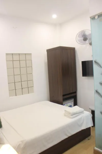 标准特大床房 — Hanoi Little Hotel